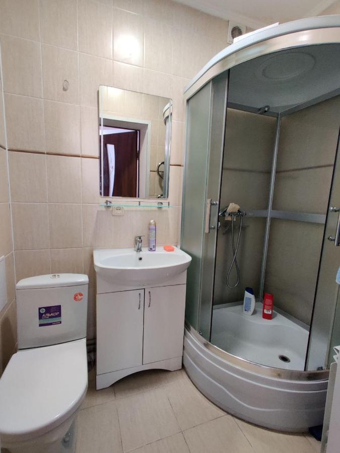 Комната В 4Х Комнатной Квартире Almaty Bagian luar foto